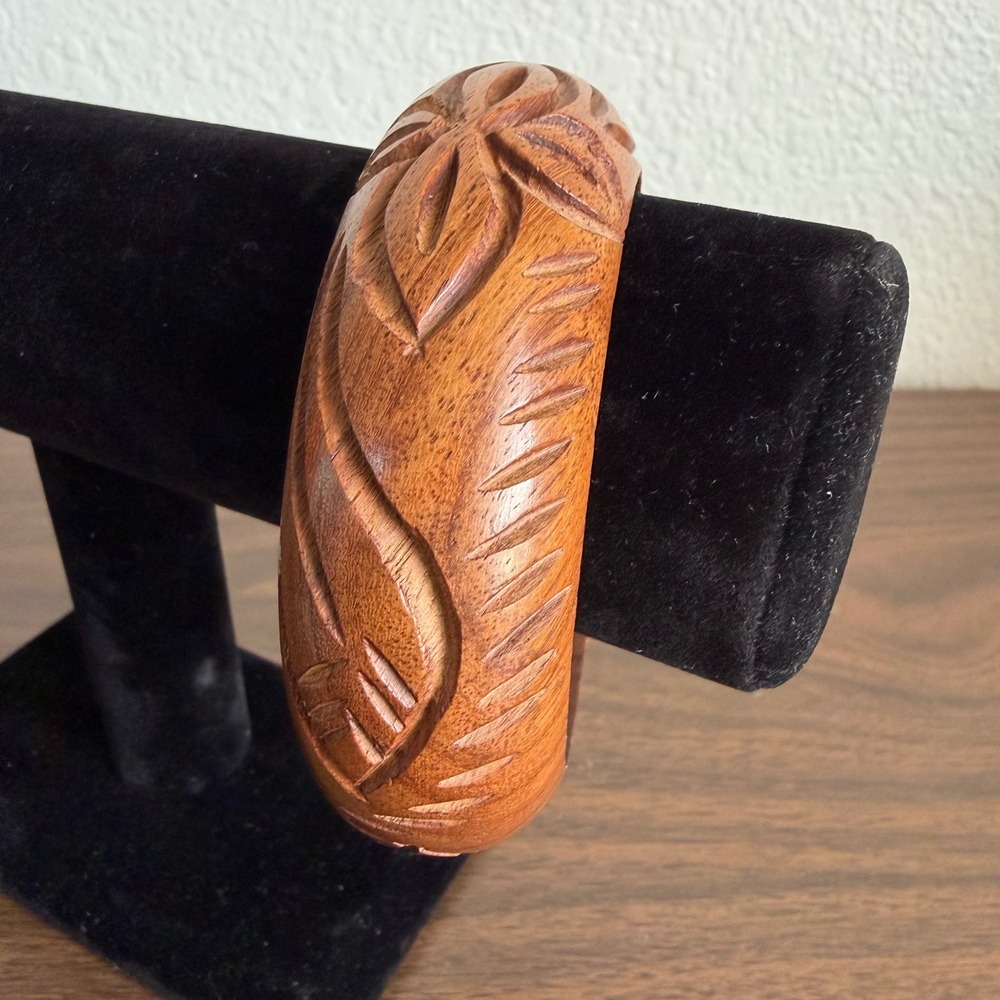 Vintage Hand Carved Wooden Bangle Bracelet Floral Leaf Boho Hippie Made in India